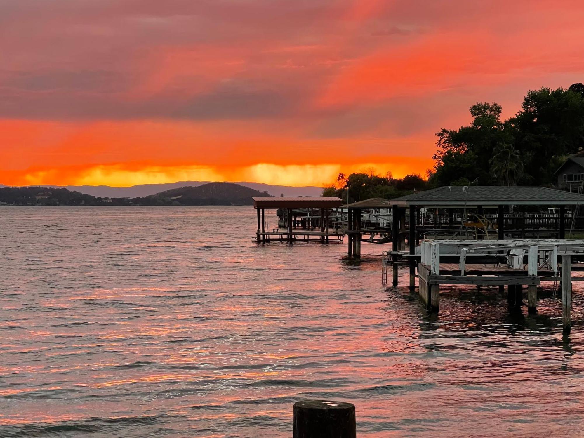 Omeo Clearlake Oaks Glenhaven Exterior photo
