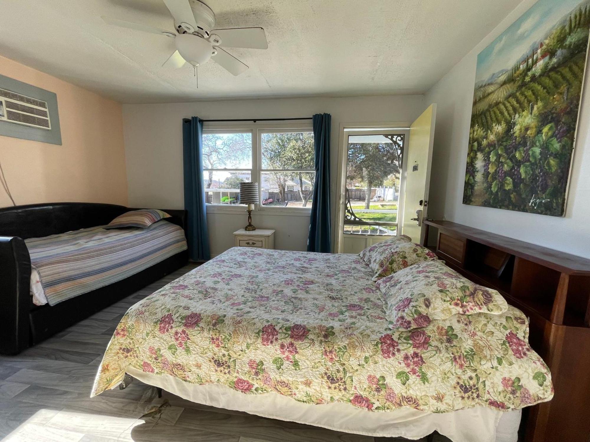 Omeo Clearlake Oaks Glenhaven Exterior photo